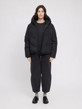 Waves Quilt Short Puffer Jacket black